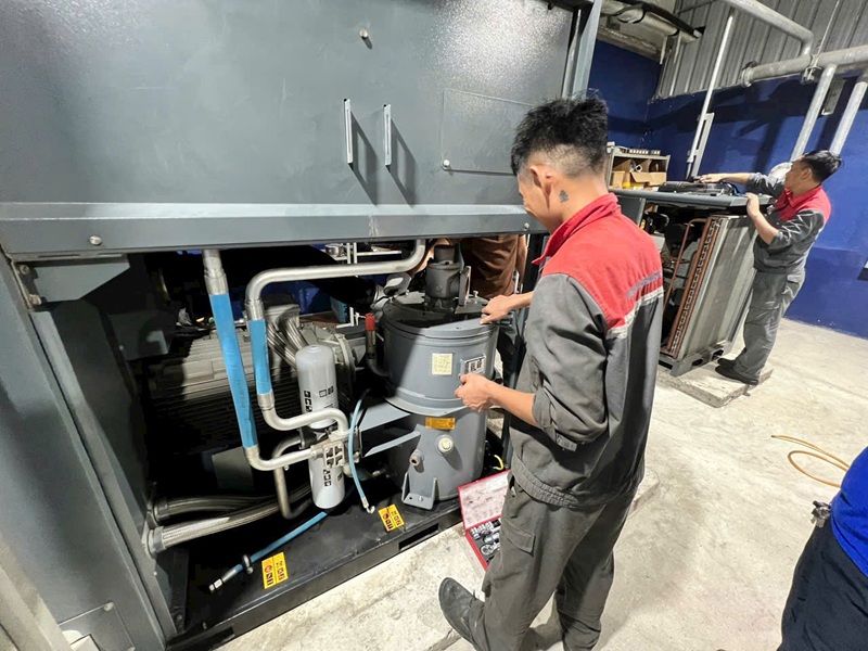 Dịch vụ bảo trì sửa máy nén khí Quận 7 Hồ Chí Minh – Giải pháp toàn diện cho nhà xưởng Lap-Dat-Bao-Tri-Sua-May-Nen-Khi-Quan-7-ho-chi-minh-3