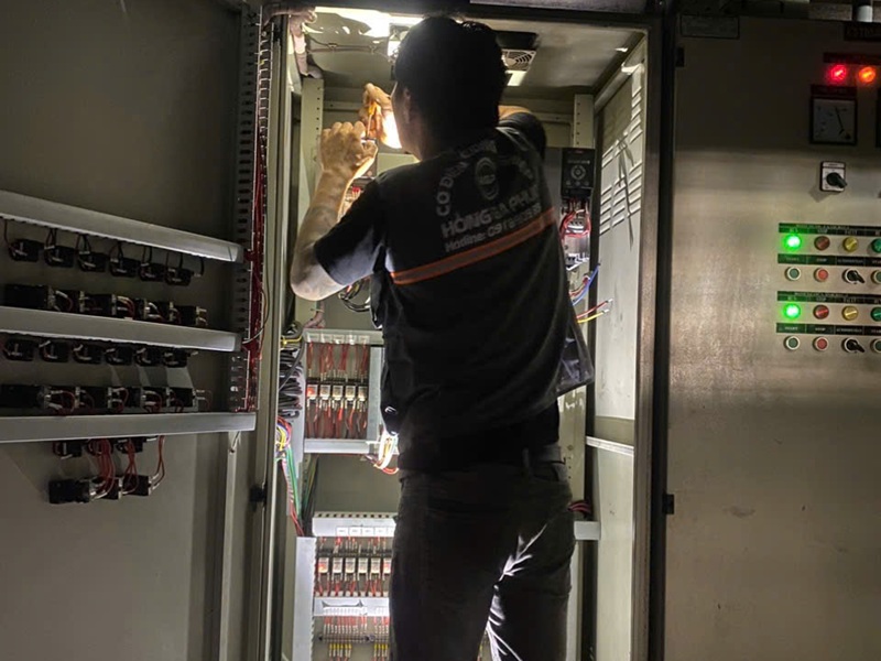 Thiết Kế Lắp Đặt Tủ Điện 3 Pha Tân Uyên Bình Dương – Giải Pháp Năng Lượng An Toàn Cho Nhà Xưởng Công Nghiệp Thiet-Ke-Lap-Dat-Tu-Dien-3-Pha-Tan-Uyen-Binh-Duong-4