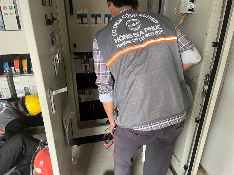 Thiết Kế Tủ Điện Nhà Xưởng Đồng Nai – Giải Pháp An Toàn, Hiện Đại Và Tiết Kiệm Chi Phí Thiet-Ke-Tu-Dien-Nha-Xuong-Dong-Nai