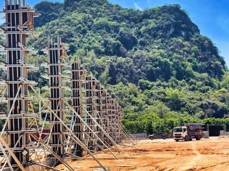 Nâng Cấp Cải Tạo Xưởng Giang Điền Đồng Nai – Hiện Đại Hóa Nhà Xưởng, Nâng Cao Năng Lực Sản Xuất Doanh Nghiệp Công Nhân Hoàn Thiện Gia Cố Và Chuẩn Bị Đổ Móng Cột Tại Giang Điền Đồng Nai, Đảm Bảo Nền Móng Vững Chắc, Chuẩn Kỹ Thuật Và Sẵn Sàng Cho Các Hạng Mục Nâng Cấp Cải Tạo Xưởng Tiếp Theo
