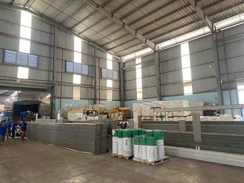 Nâng Cấp Cải Tạo Xưởng Long Khánh Đồng Nai – Biến Nhà Xưởng Cũ Thành Công Trình Hiện Đại Phương án mở rộng văn phòng trong nhà xưởng Long Khánh Đồng Nai trong quá trình nâng cấp cải tạo xưởng Long Khánh Đồng Nai, đảm bảo quản lý hiệu quả và giao thông nội bộ thuận tiện